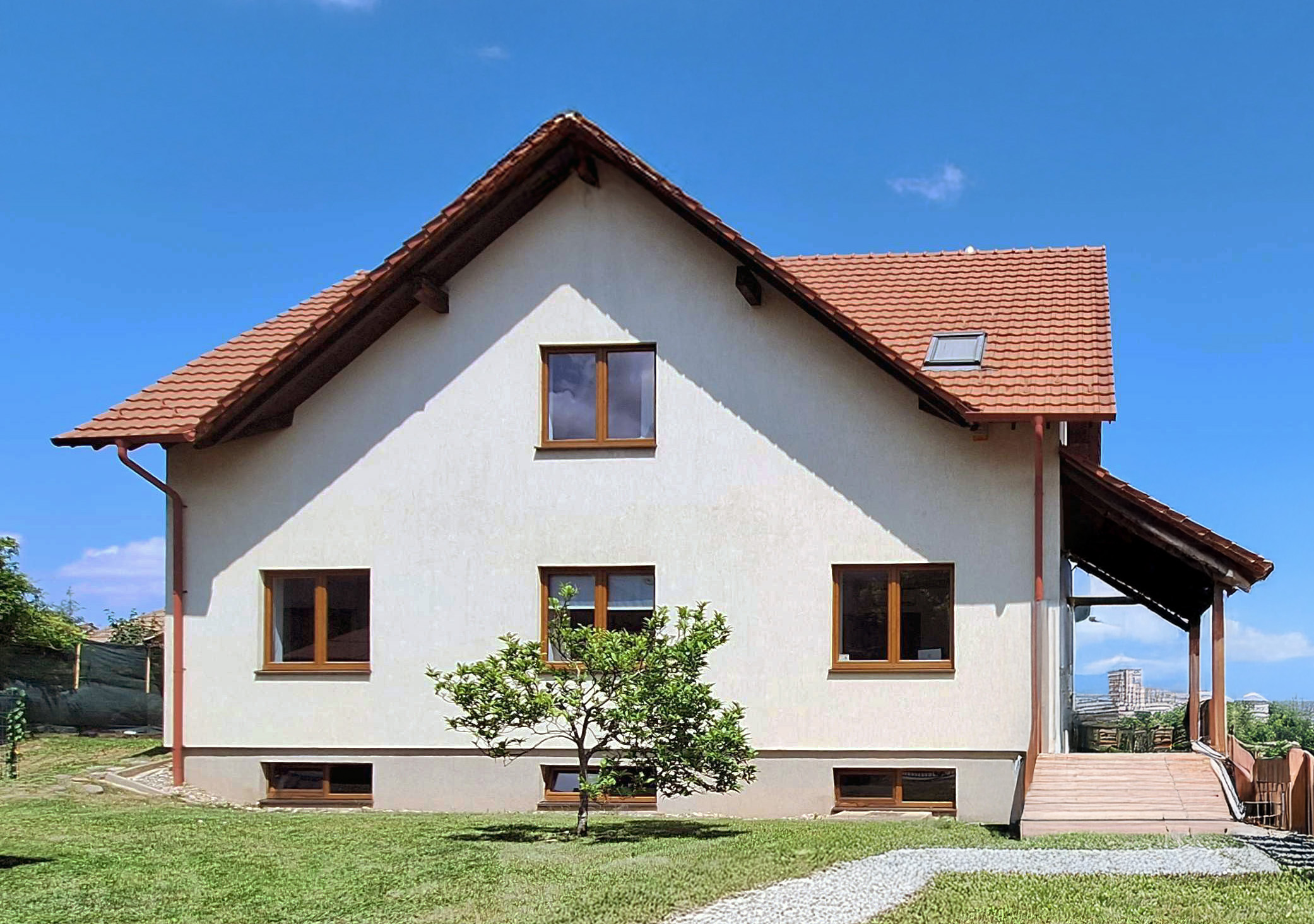 Strada Aurel Suciu 49
Cluj-Napoca 400394, Roemenië